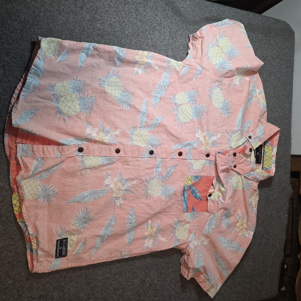 Billabong "Inside Out" Peach Pineapple Hawaiian Shirt Small J2